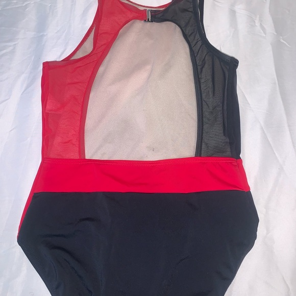 Red and black leotard - Picture 2 of 4
